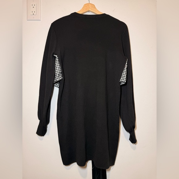 Macy McCoy Elegant Black Crewneck Dress with Houndstooth Accents - Picture 3 of 6